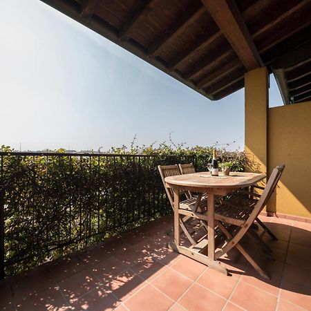 Gardappartamenti - Cascinale With Terrace Desenzano del Garda Exterior foto